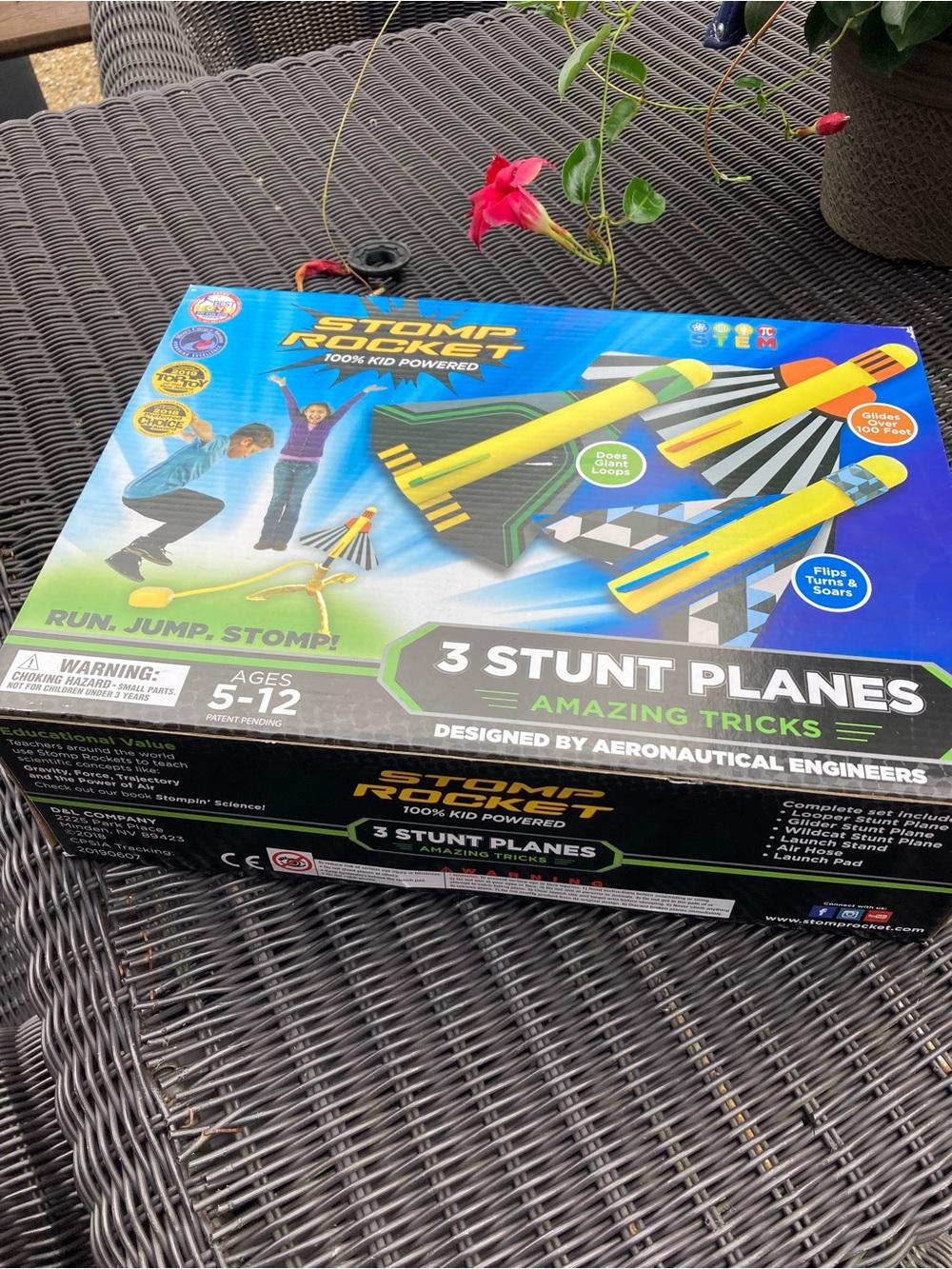 Stomp Rockets stunt planes for kids